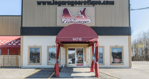 Bar Le Garage strip club in Val-David, QC, Canada