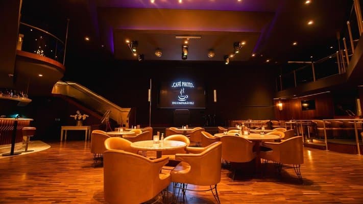 Café Photo - Hostess Club strip club in São Paulo, South America, Brazil