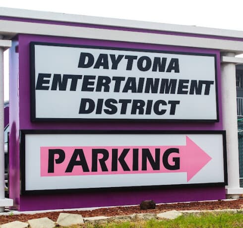 Club Topic strip club in Daytona Beach, FL, United States