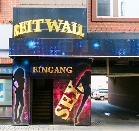 Hand's Off strip club in Hannover, Germany