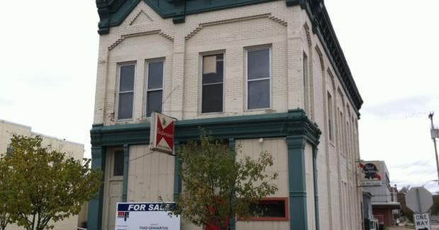 Jolly Roger Lounge strip club in Rock Island, IL, United States