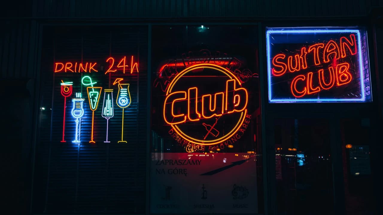 Looks strip club in Tucson, AZ, United States