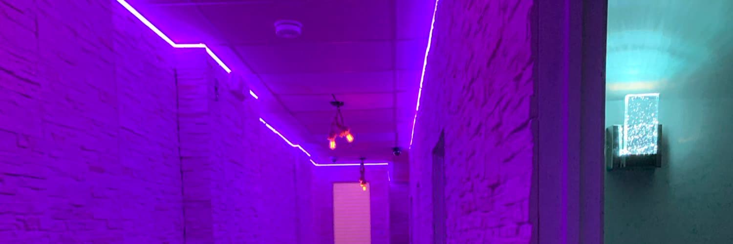 On the 9 Spa - Massage Parlor strip club in Whitby, ON, Canada