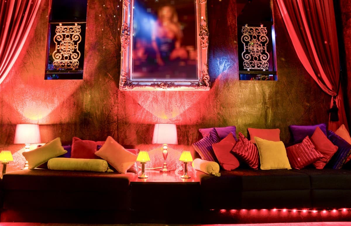 Platinum Lace Bar & Gentlemens Club strip club in Glasgow, Scotland, United Kingdom